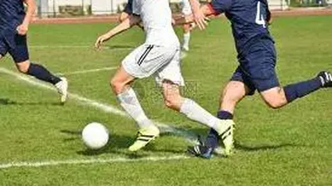 澳超豪取三连冠！麦克阿瑟客场挑战，连胜神话能否延续？